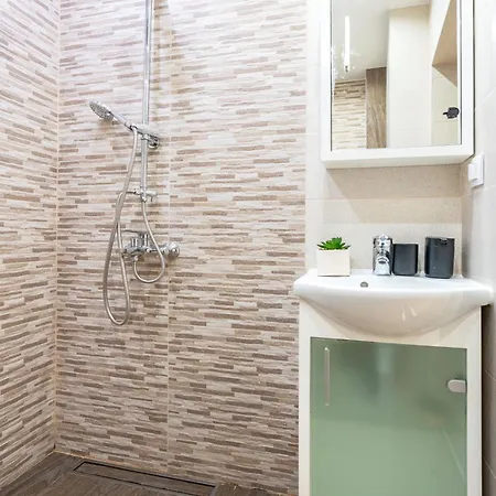 Апартамент Modern And Cozy 1bdr In The Center